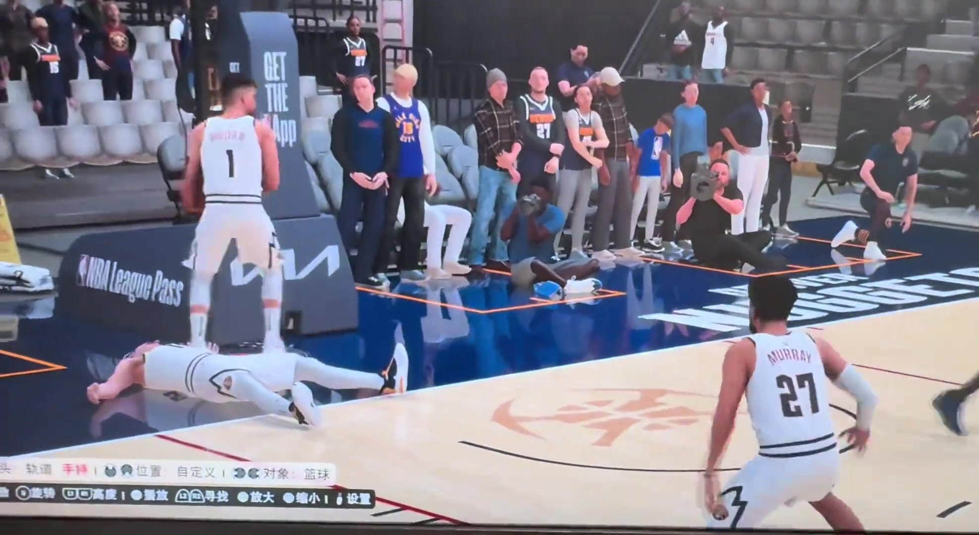 下賽季能否見到網(wǎng)友曬2K愛德華茲隔扣約基奇 后者倒地不起