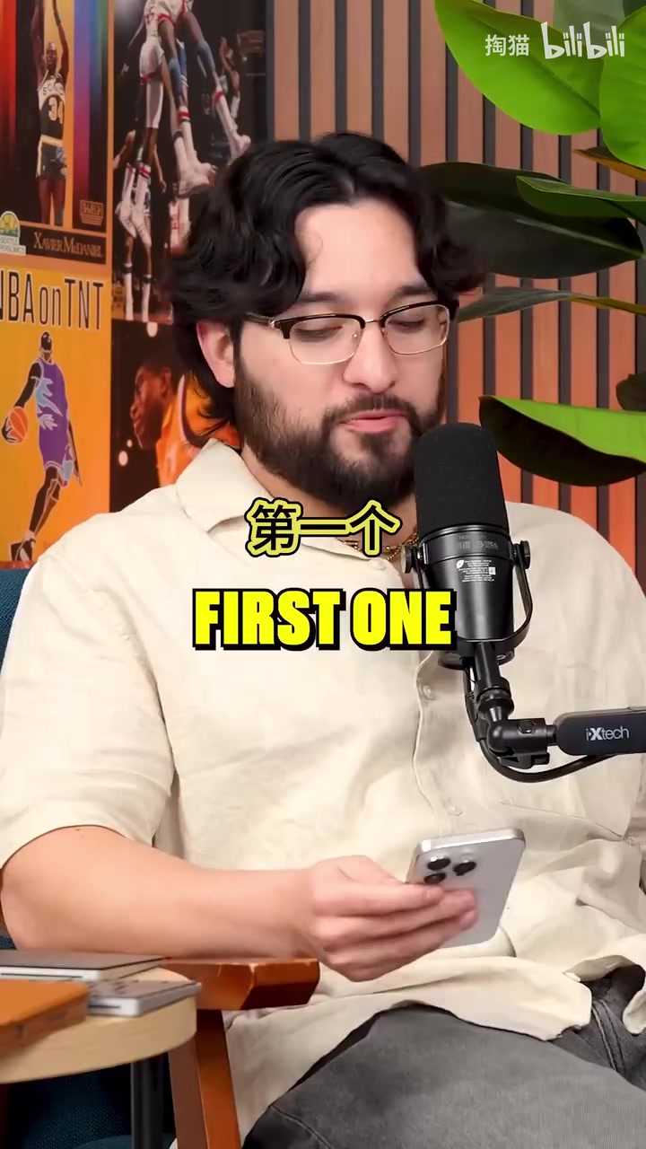 對(duì)布克和杰倫格林的評(píng)價(jià)繃不住了盲排NBA新賽季二人組