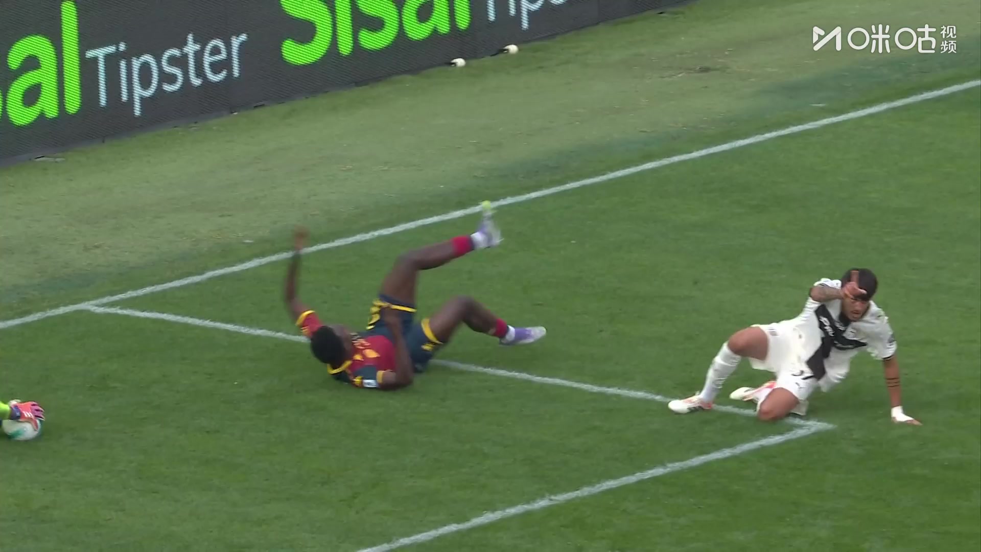 日本門神鈴木彩艷意甲補(bǔ)時撲出點(diǎn)球助帕爾馬拿到1分