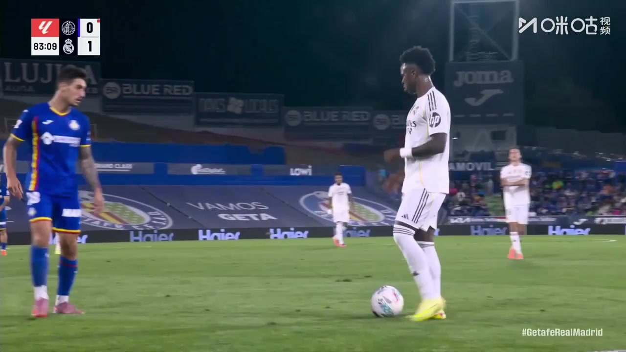 赫塔費再被罰下一人?？死锼狗诺咕S尼修斯兩黃變一紅被罰下