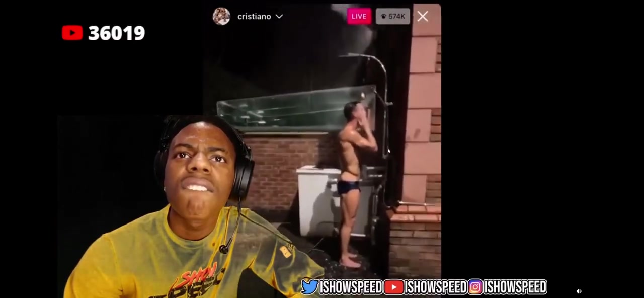 超級名場面甲亢哥直播看C羅直播洗澡并饑渴難耐